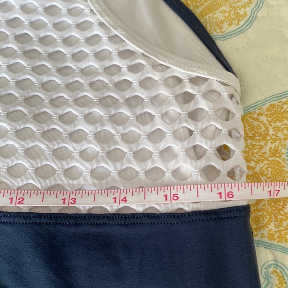 Lorna Jane Athletic Top - Picture 6 of 8